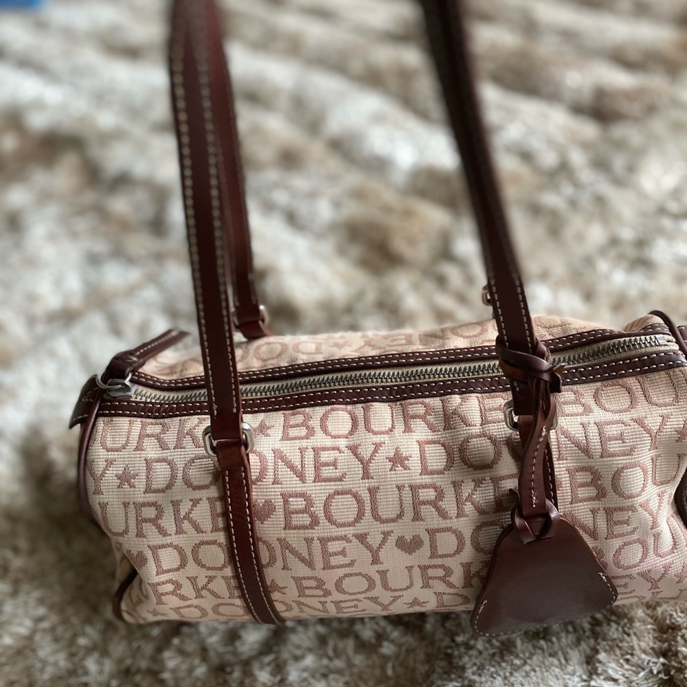 dooney and bourke hand bag
